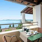 Odeon Hotel *