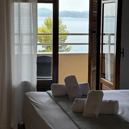 Odeon Hotel *